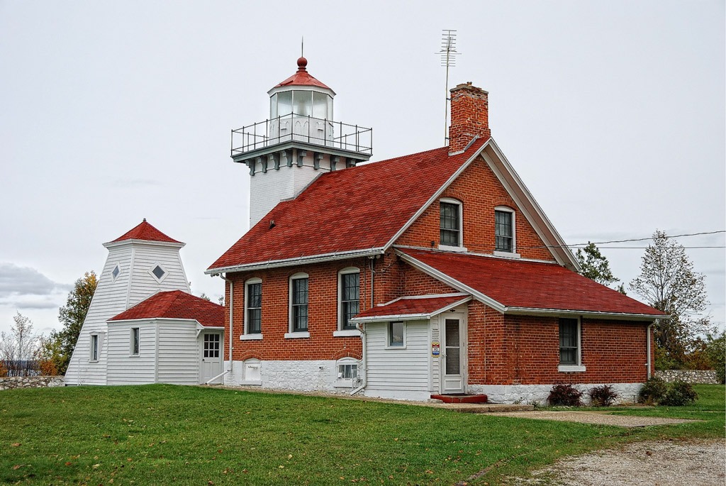 sherwood point light house